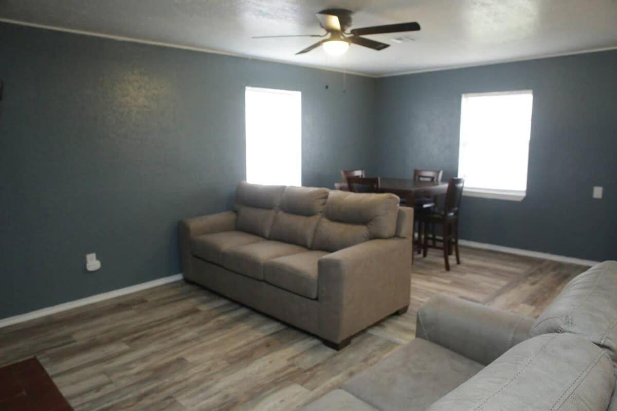 1 Bedroom With A Fireplace Close To Base ลอว์ตัน ภายนอก รูปภาพ